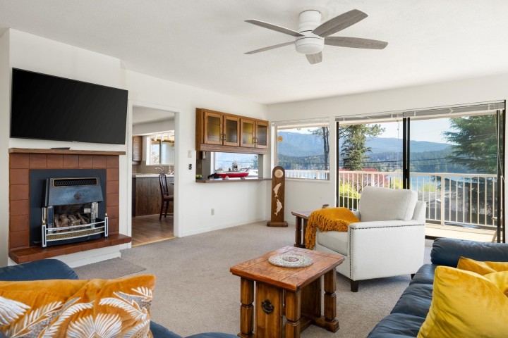 Photo 14 at 587 Beachview Drive, Dollarton, North Vancouver