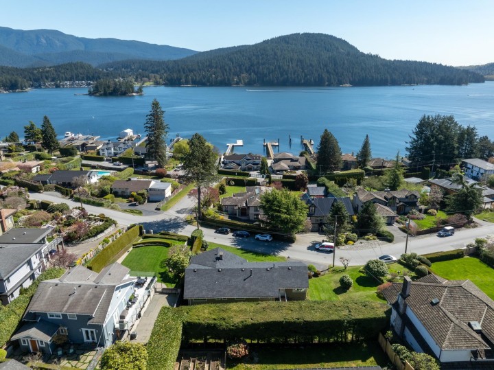 Photo 35 at 587 Beachview Drive, Dollarton, North Vancouver