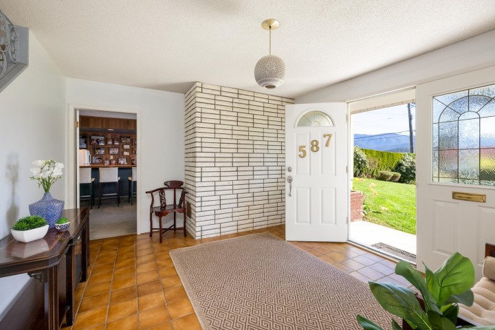 Photo 25 at 587 Beachview Drive, Dollarton, North Vancouver