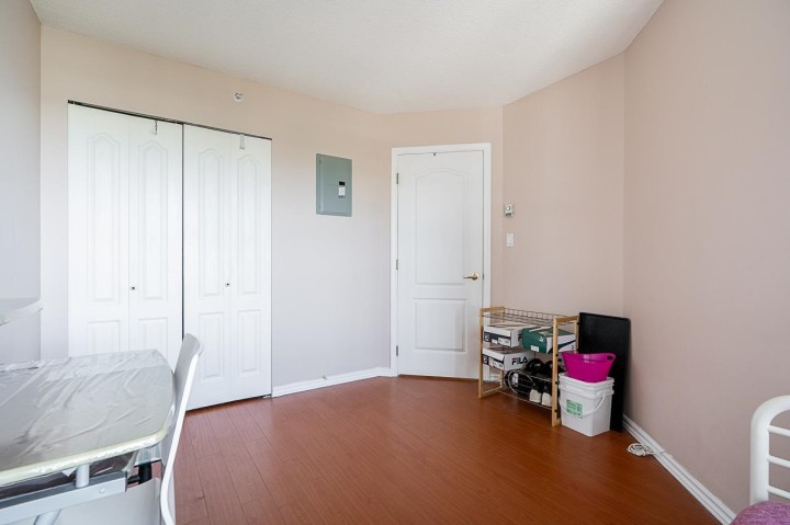 Photo 7 at 910 - 3489 Ascot Place, Collingwood VE, Vancouver East