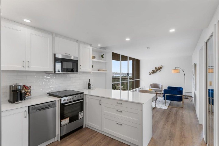 Photo 2 at 1710 - 2016 Fullerton Avenue, Pemberton NV, North Vancouver