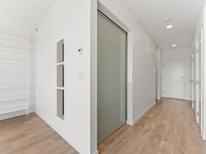 Photo 9 at 509 - 725 Marine Drive, Harbourside, North Vancouver