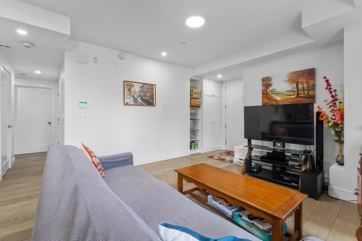 Photo 4 at 2388 E 34th Avenue, Collingwood VE, Vancouver East