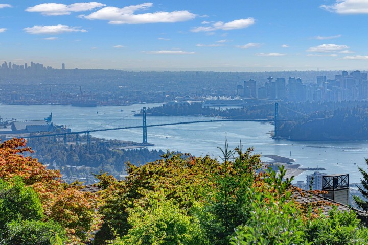 Photo 1 at 2263 Lythe Court, Whitby Estates, West Vancouver