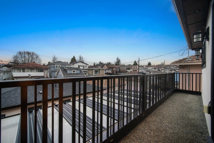 Photo 23 at 459 E 55th Avenue, South Vancouver, Vancouver East