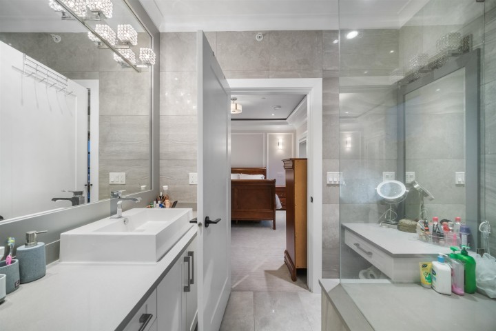 Photo 22 at 459 E 55th Avenue, South Vancouver, Vancouver East