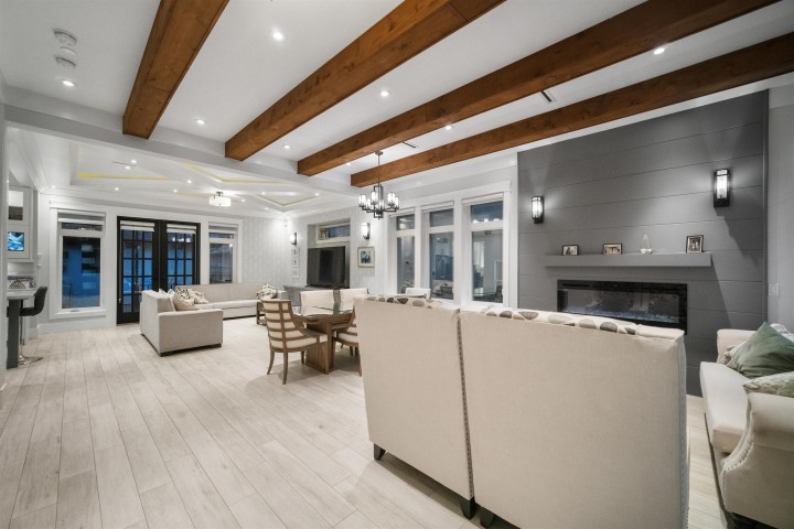 Photo 9 at 459 E 55th Avenue, South Vancouver, Vancouver East