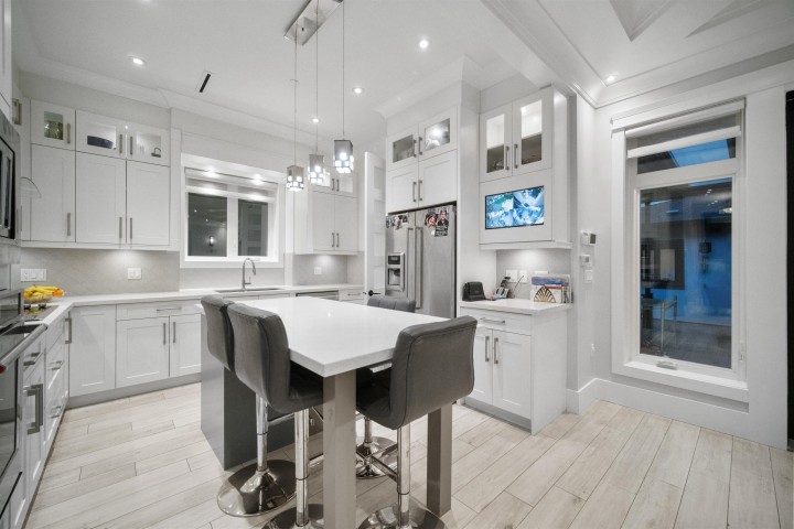 Photo 11 at 459 E 55th Avenue, South Vancouver, Vancouver East