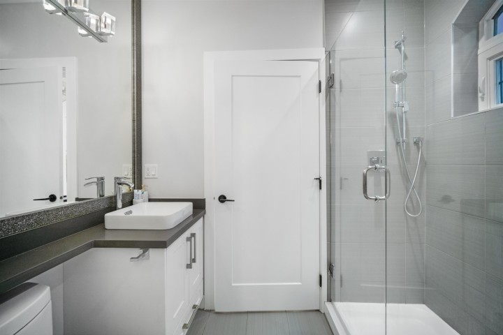 Photo 19 at 459 E 55th Avenue, South Vancouver, Vancouver East