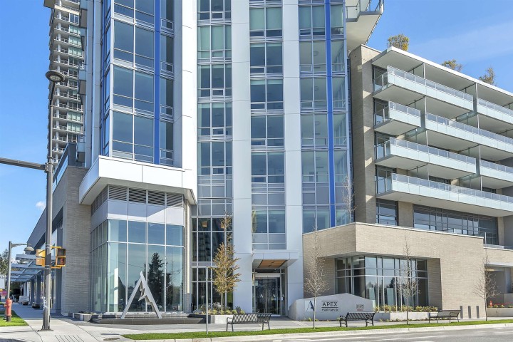 Photo 2 at 614 - 1500 Fern Street, Lynnmour, North Vancouver