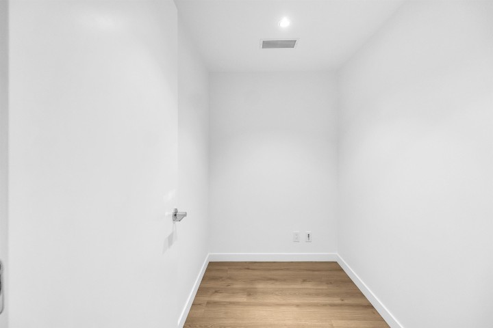 Photo 13 at 614 - 1500 Fern Street, Lynnmour, North Vancouver