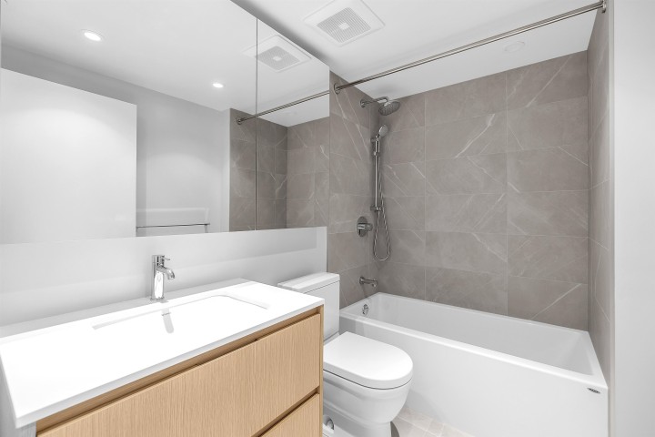 Photo 17 at 614 - 1500 Fern Street, Lynnmour, North Vancouver