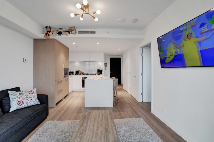 Photo 7 at 614 - 1500 Fern Street, Lynnmour, North Vancouver