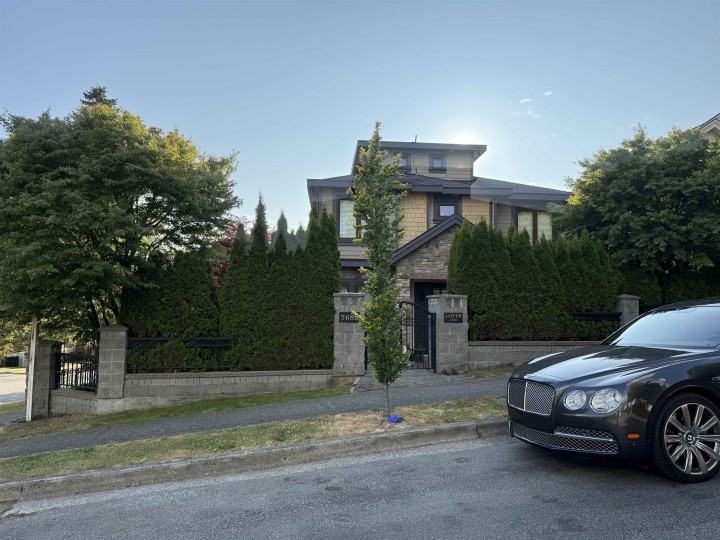 Photo 2 at 7689 Jasper Crescent, Fraserview VE, Vancouver East