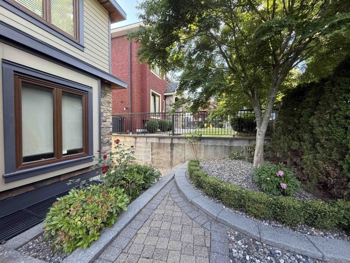 Photo 6 at 7689 Jasper Crescent, Fraserview VE, Vancouver East