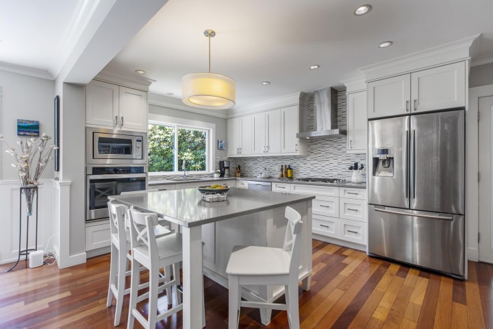 Photo 12 at 3420 Rockview Place, Westmount WV, West Vancouver