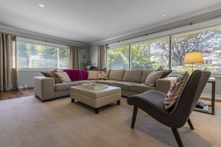 Photo 3 at 3420 Rockview Place, Westmount WV, West Vancouver