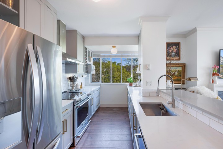 Photo 4 at 411 - 2020 E Kent Avenue South, South Marine, Vancouver East