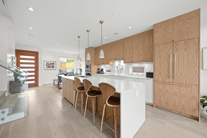 Photo 3 at 413 W Keith Road, Lower Lonsdale, North Vancouver