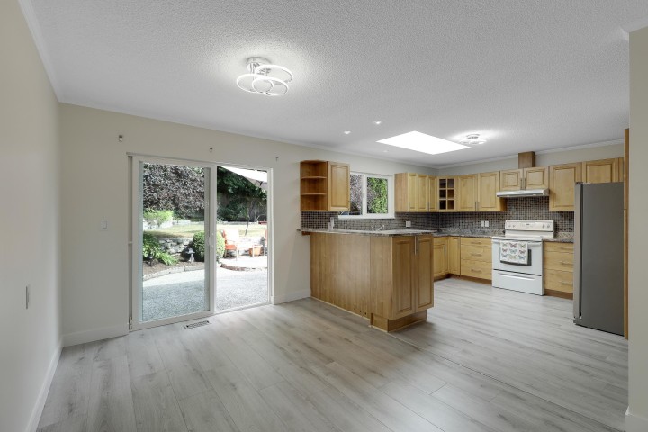 Photo 11 at 732 E 29th Street, Princess Park, North Vancouver