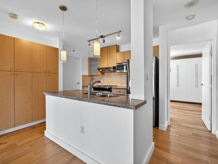 Photo 5 at 907 - 124 W 1st Street, Lower Lonsdale, North Vancouver