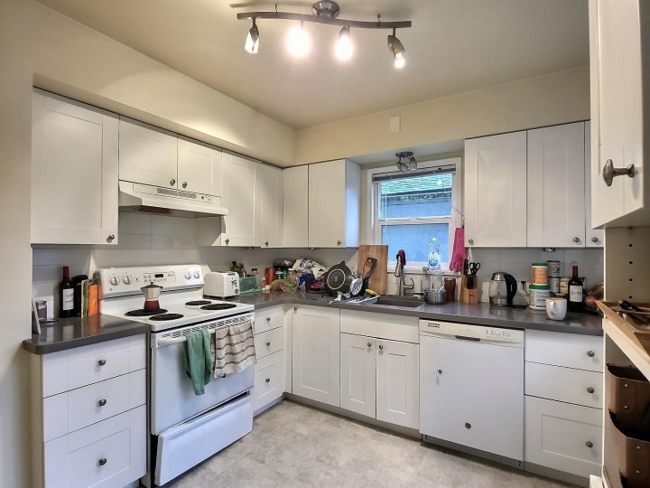 Photo 3 at 1621 Adanac Street, Hastings, Vancouver East