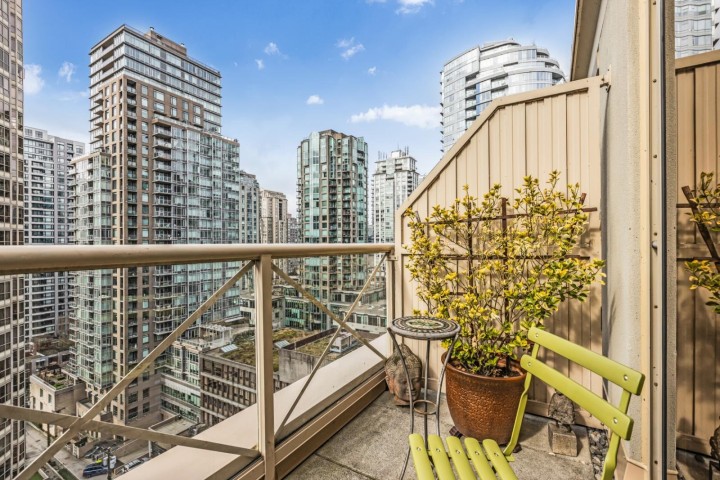 Photo 27 at 1404 - 819 Hamilton Street, Downtown VW, Vancouver West