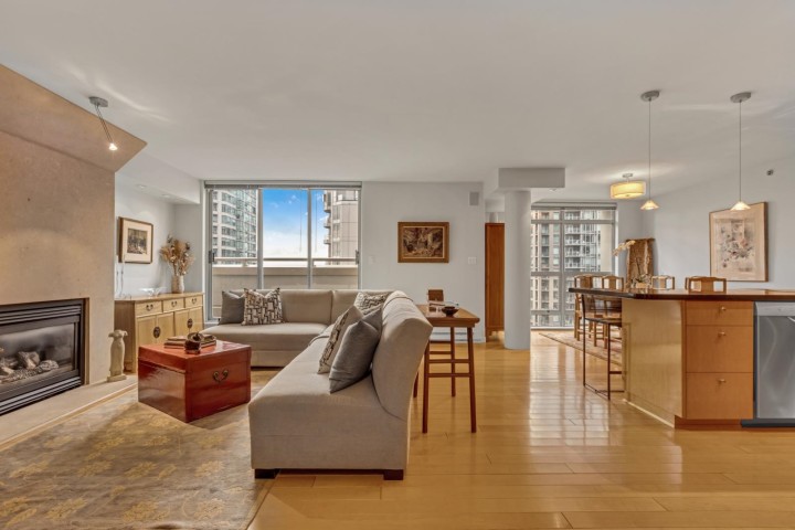 Photo 2 at 1404 - 819 Hamilton Street, Downtown VW, Vancouver West