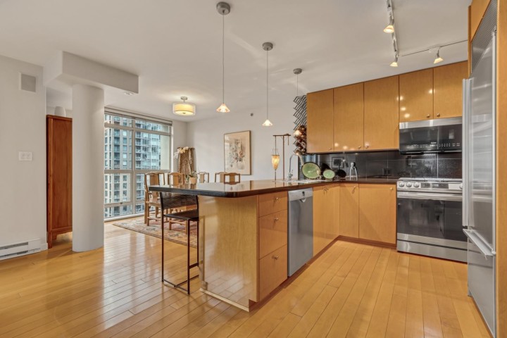 Photo 3 at 1404 - 819 Hamilton Street, Downtown VW, Vancouver West