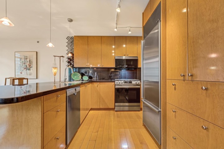 Photo 5 at 1404 - 819 Hamilton Street, Downtown VW, Vancouver West