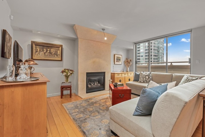 Photo 9 at 1404 - 819 Hamilton Street, Downtown VW, Vancouver West