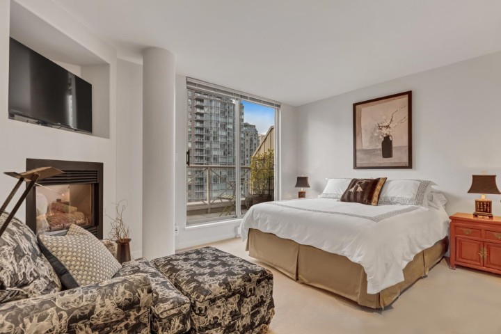 Photo 11 at 1404 - 819 Hamilton Street, Downtown VW, Vancouver West