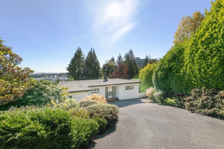 Photo 2 at 940 Keith Road, Park Royal, West Vancouver