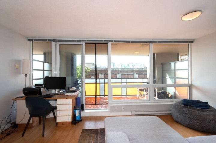 Photo 7 at 503 - 718 Main Street, Strathcona, Vancouver East