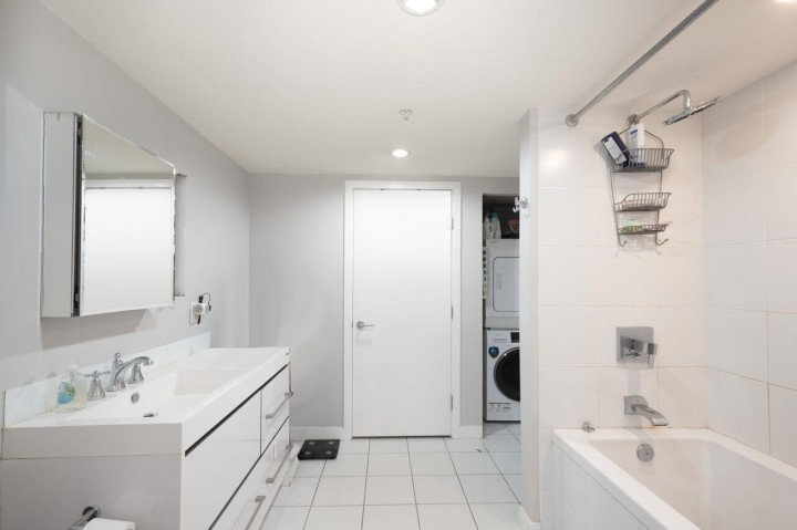 Photo 15 at 503 - 718 Main Street, Strathcona, Vancouver East