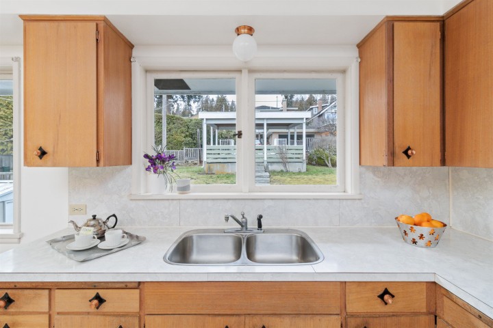 Photo 32 at 1165 Lawson Avenue, Ambleside, West Vancouver