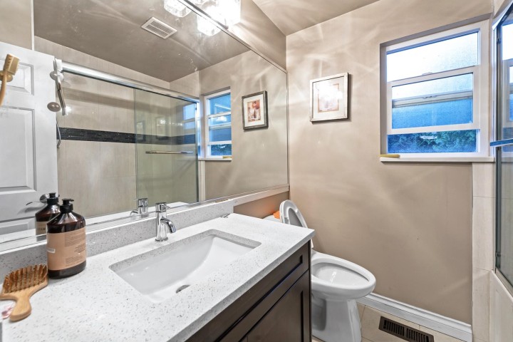 Photo 22 at 2365 Queens Avenue, Queens, West Vancouver