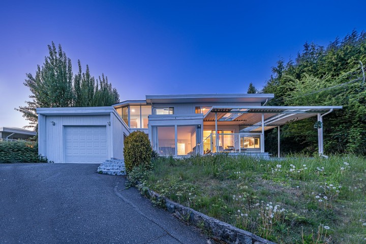 Photo 1 at 2365 Queens Avenue, Queens, West Vancouver