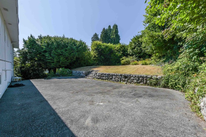 Photo 31 at 2365 Queens Avenue, Queens, West Vancouver