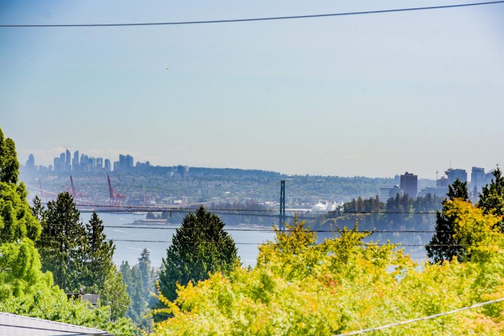 Photo 29 at 2365 Queens Avenue, Queens, West Vancouver