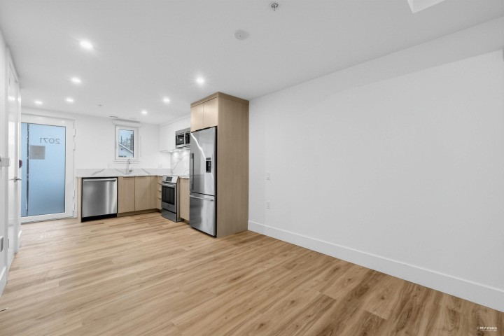Photo 9 at 2071 E 1st Avenue, Grandview Woodland, Vancouver East