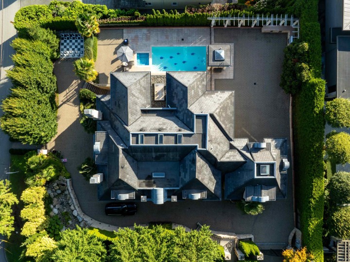 Photo 2 at 2912 Mathers Avenue, Altamont, West Vancouver