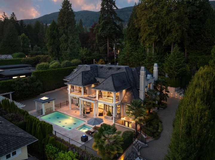 Photo 1 at 2912 Mathers Avenue, Altamont, West Vancouver