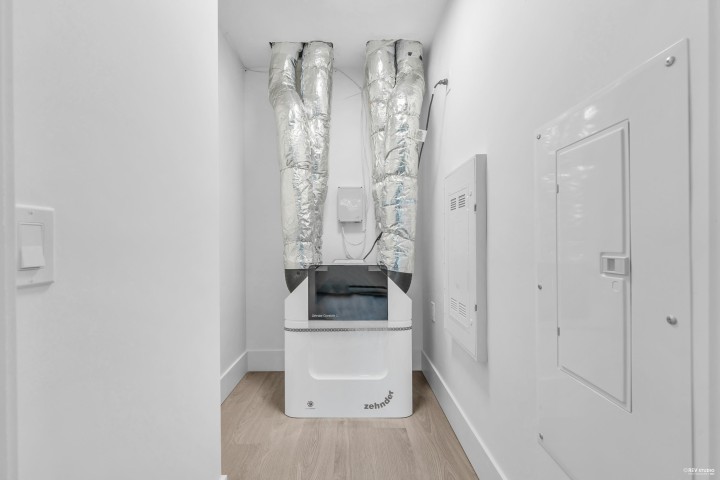 Photo 13 at 1685 Lakewood Drive, Grandview Woodland, Vancouver East