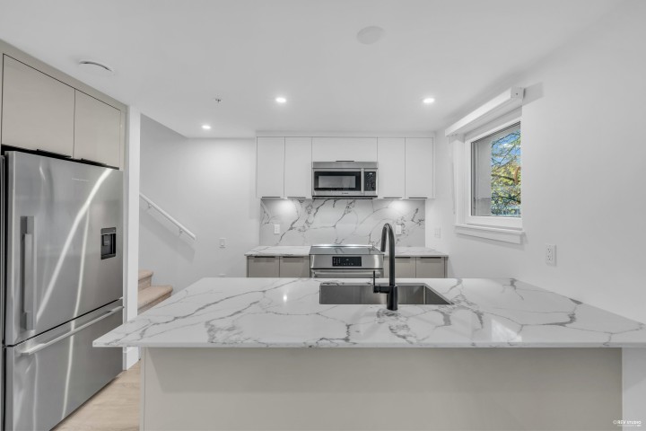 Photo 16 at 1685 Lakewood Drive, Grandview Woodland, Vancouver East