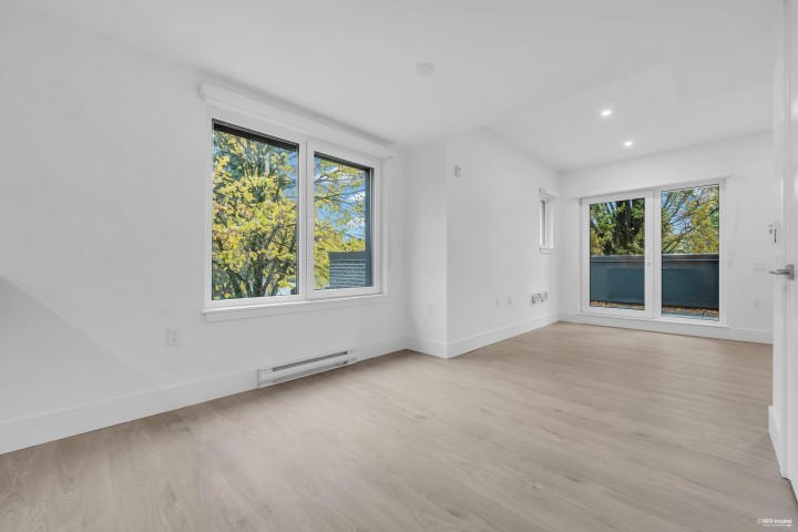 Photo 3 at 1685 Lakewood Drive, Grandview Woodland, Vancouver East