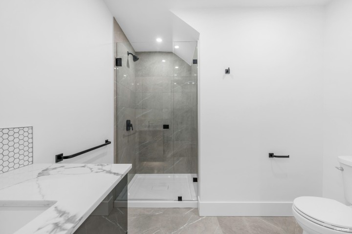 Photo 10 at 1685 Lakewood Drive, Grandview Woodland, Vancouver East