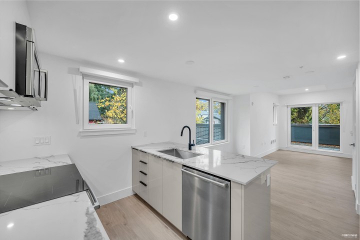 Photo 18 at 1685 Lakewood Drive, Grandview Woodland, Vancouver East