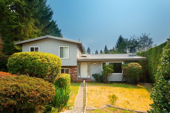 Photo 2 at 1285 Lucking Place, Westlynn, North Vancouver