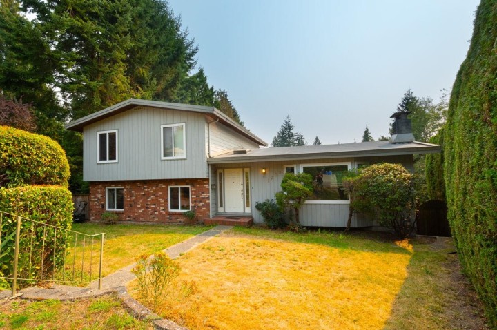 Photo 3 at 1285 Lucking Place, Westlynn, North Vancouver